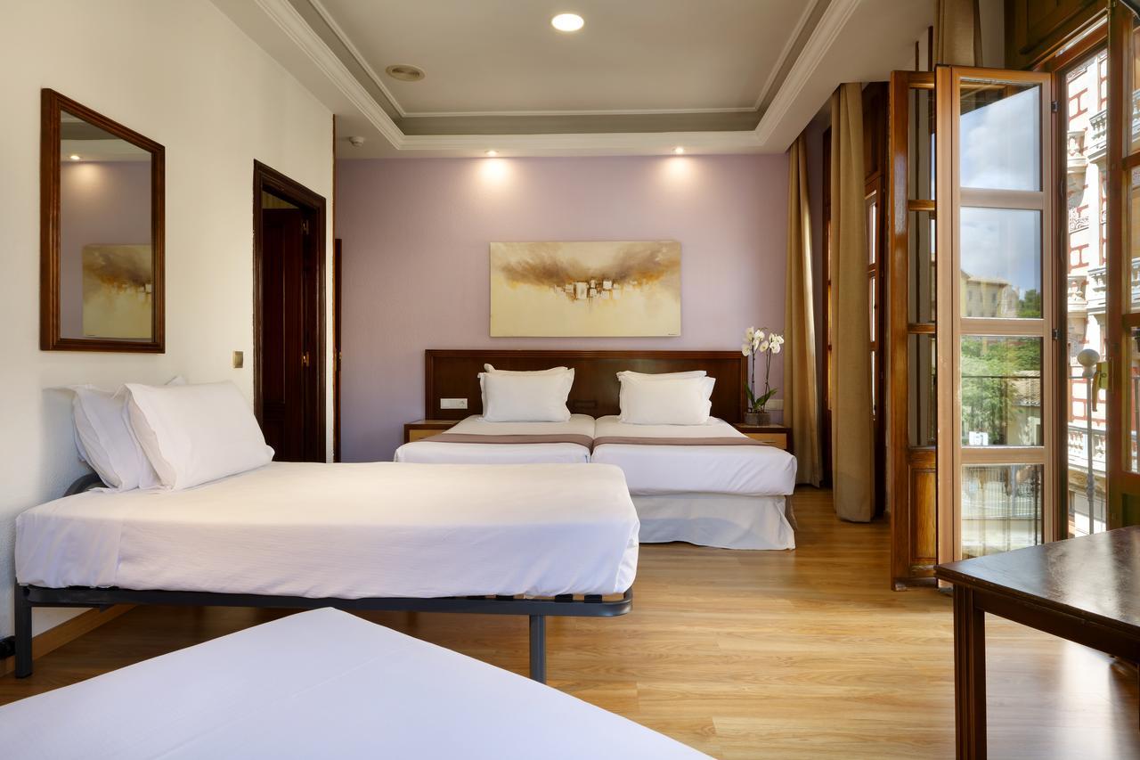 Exe Triunfo Granada Hotel Ngoại thất bức ảnh