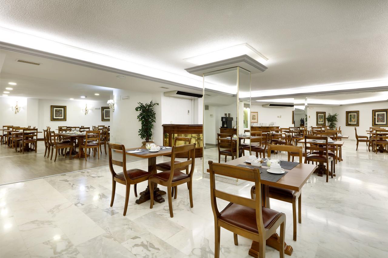 Exe Triunfo Granada Hotel Ngoại thất bức ảnh