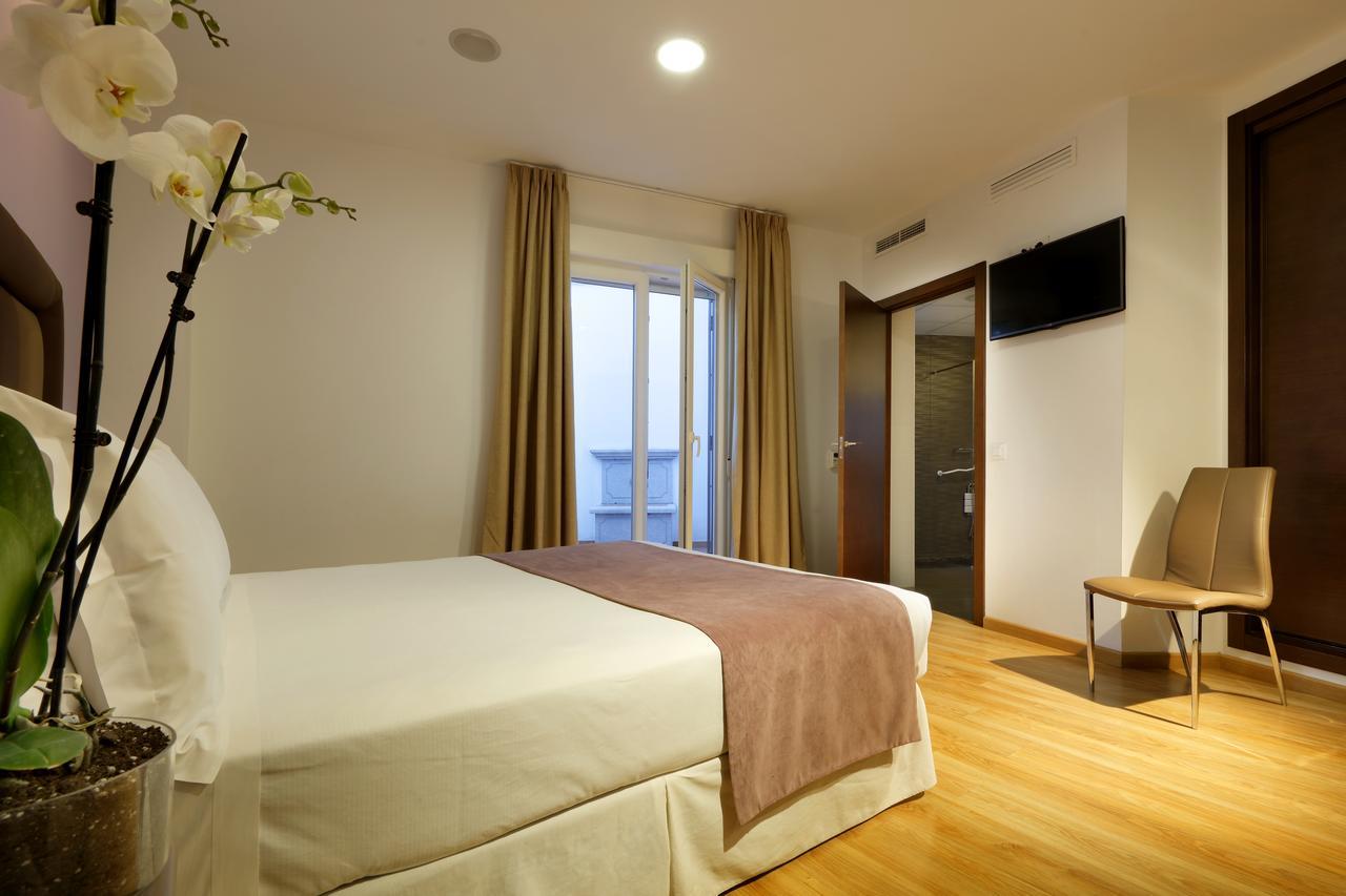 Exe Triunfo Granada Hotel Phòng bức ảnh